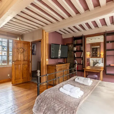 Сasa de vacaciones La Maison De Atypical House Center 12p