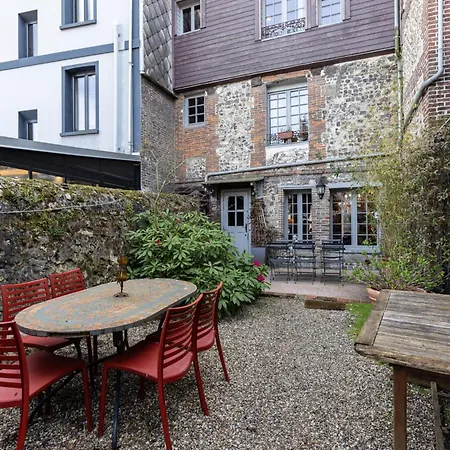 La Maison De Atypical House Center 12p