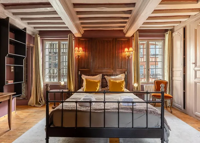 La Maison De Atypical House Center 12p Holiday home *